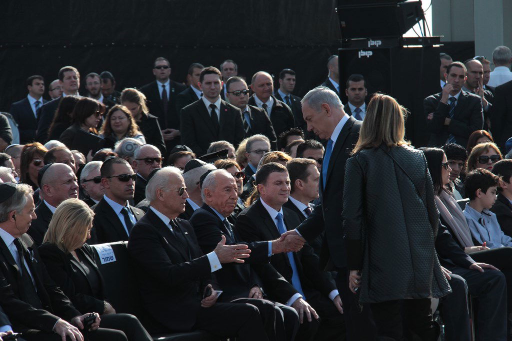 האשכבה: הרבנים הראשיים נשאו תפילה בשירת הזמרת