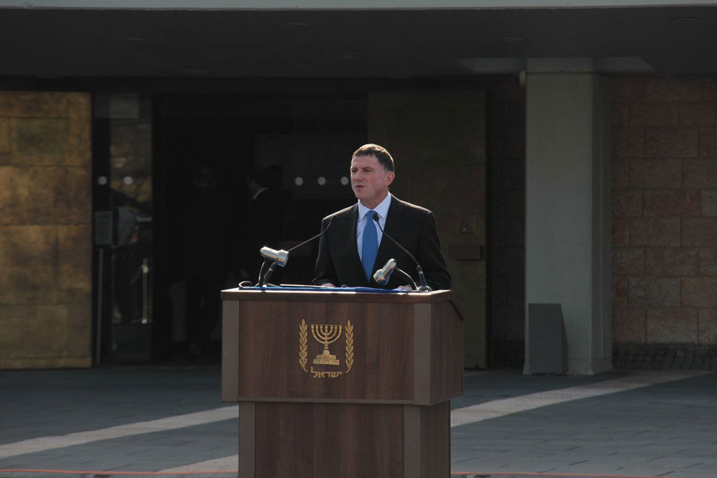 האשכבה: הרבנים הראשיים נשאו תפילה בשירת הזמרת