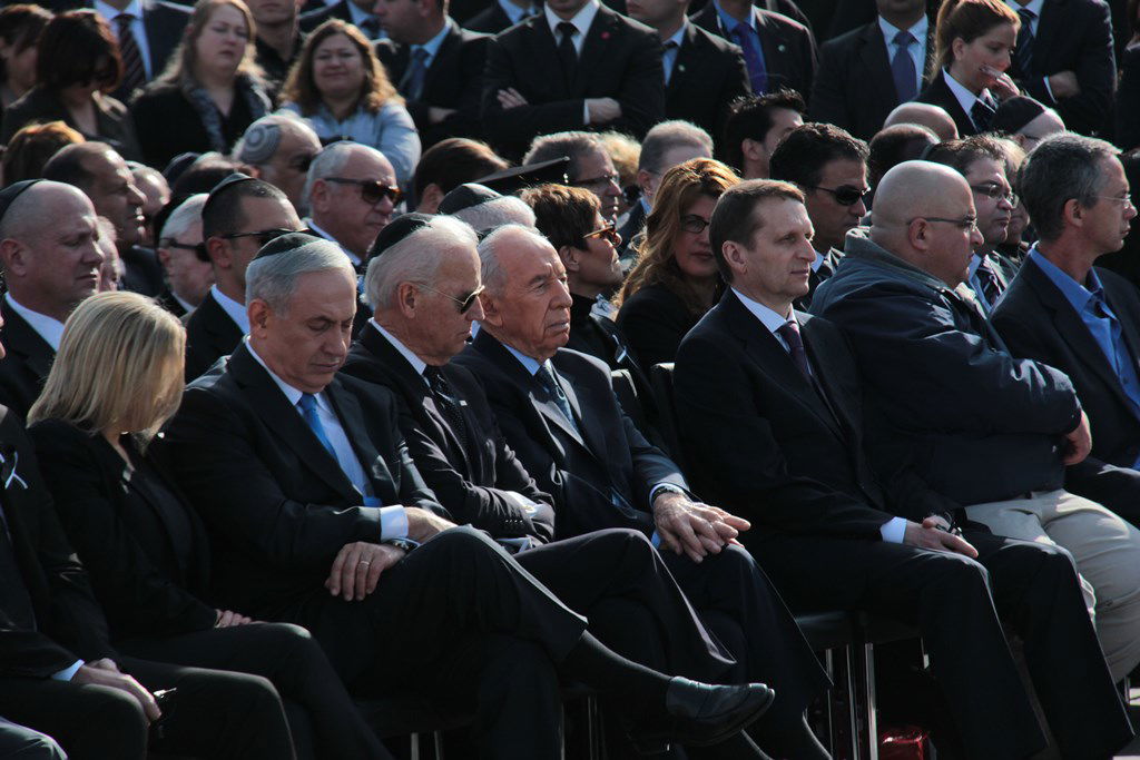 האשכבה: הרבנים הראשיים נשאו תפילה בשירת הזמרת