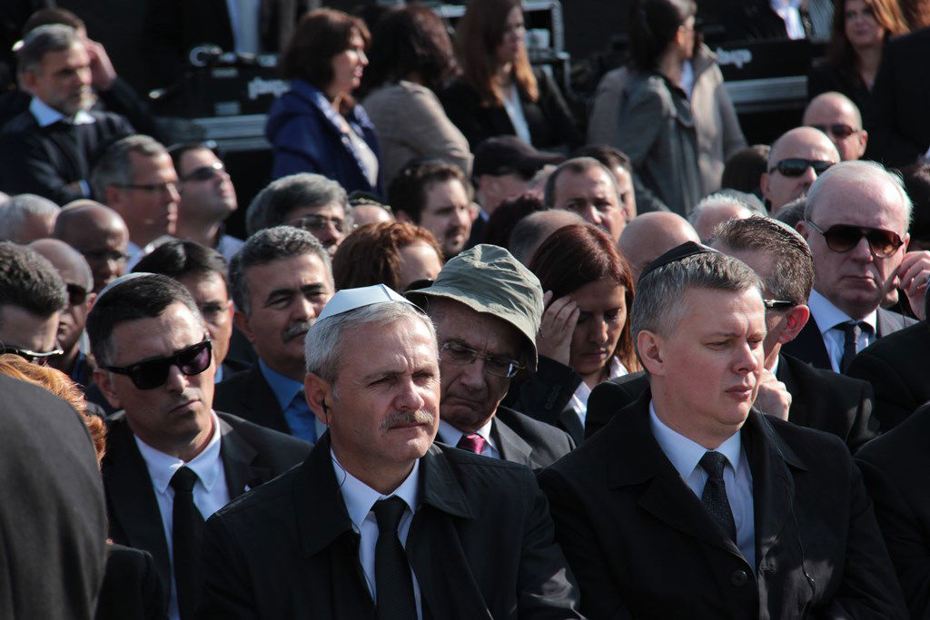 האשכבה: הרבנים הראשיים נשאו תפילה בשירת הזמרת