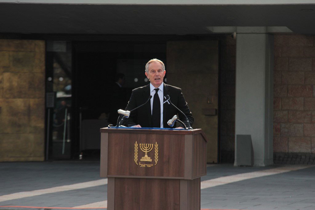 האשכבה: הרבנים הראשיים נשאו תפילה בשירת הזמרת