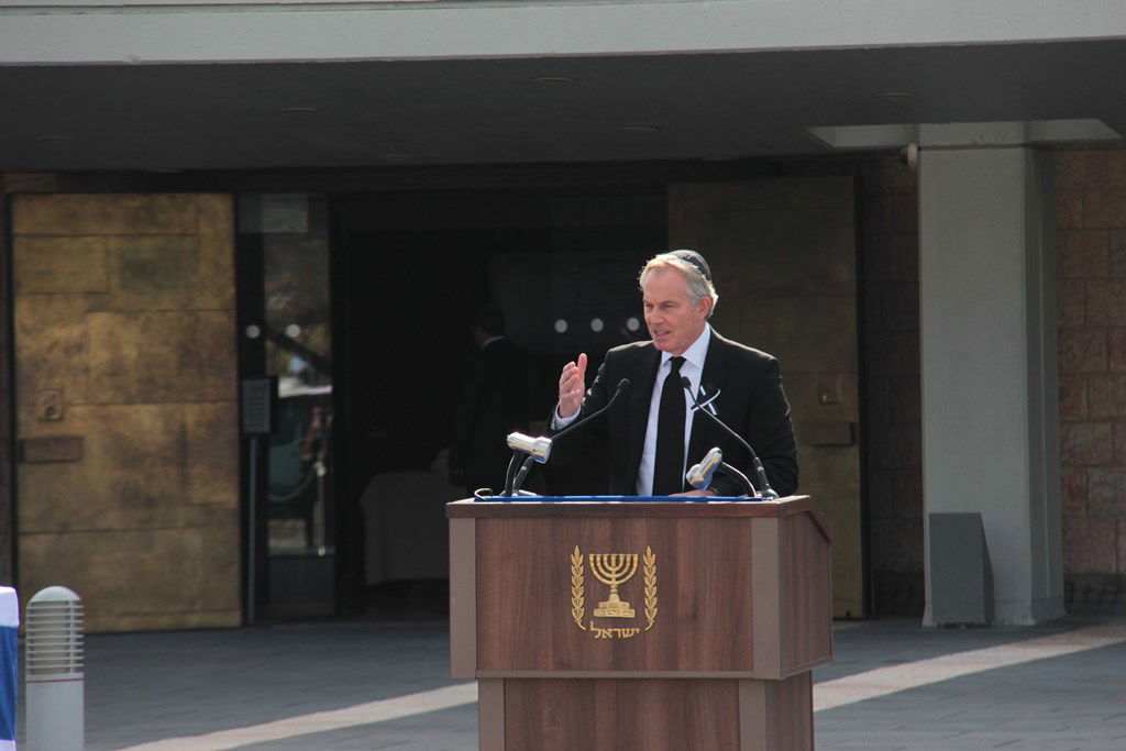 האשכבה: הרבנים הראשיים נשאו תפילה בשירת הזמרת