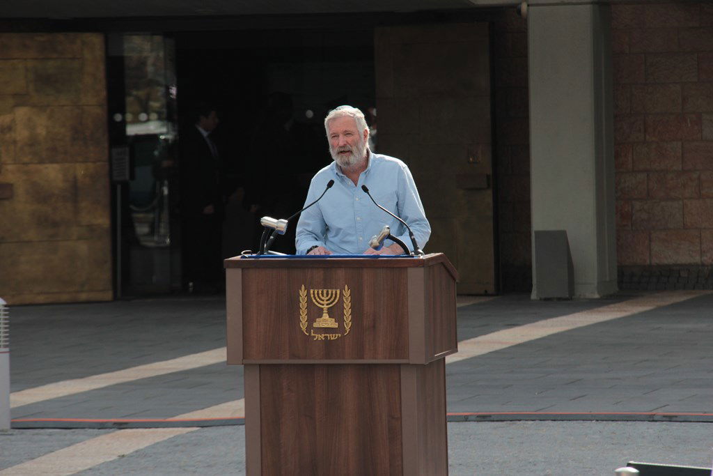 האשכבה: הרבנים הראשיים נשאו תפילה בשירת הזמרת