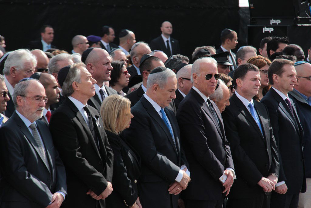 האשכבה: הרבנים הראשיים נשאו תפילה בשירת הזמרת