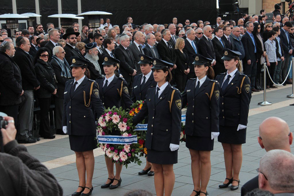 האשכבה: הרבנים הראשיים נשאו תפילה בשירת הזמרת