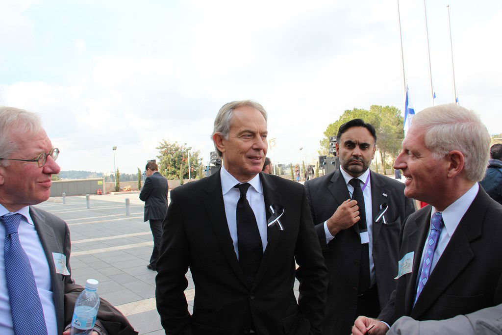 האשכבה: הרבנים הראשיים נשאו תפילה בשירת הזמרת
