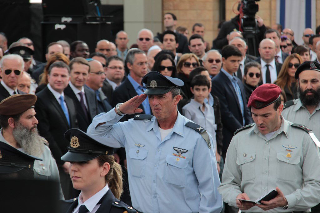האשכבה: הרבנים הראשיים נשאו תפילה בשירת הזמרת