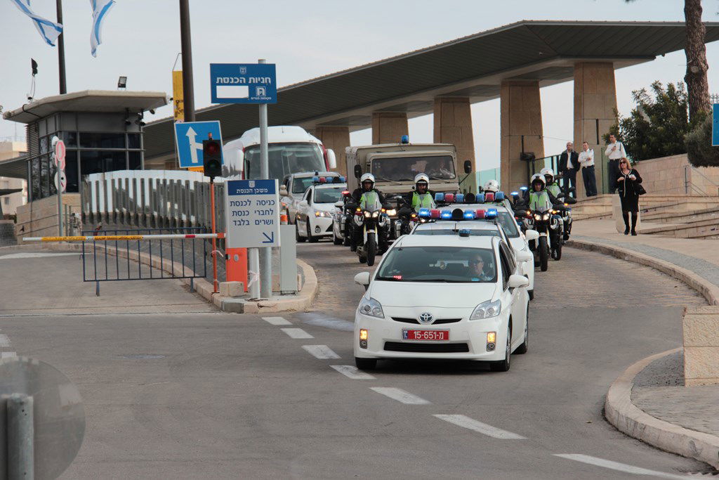 האשכבה: הרבנים הראשיים נשאו תפילה בשירת הזמרת