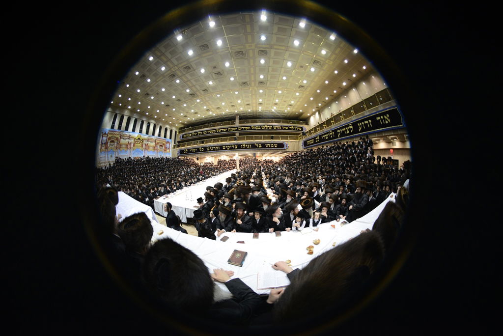 תיעוד ענק: חתונת בת הרבי מבאבוב