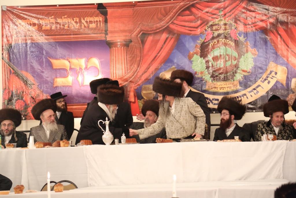 בורו פארק: אדמו"רים ורבנים בפארשפיל לבן האדמו"ר • גלריה