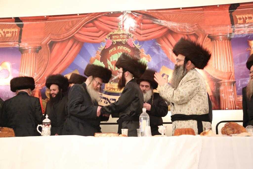 בורו פארק: אדמו"רים ורבנים בפארשפיל לבן האדמו"ר • גלריה