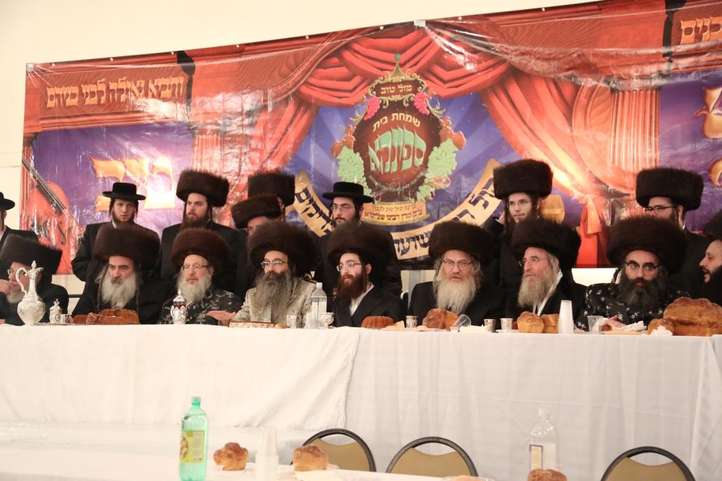 בורו פארק: אדמו"רים ורבנים בפארשפיל לבן האדמו"ר • גלריה