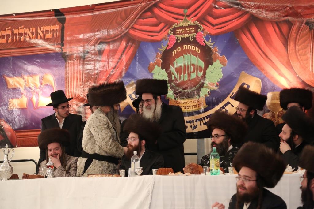 בורו פארק: אדמו"רים ורבנים בפארשפיל לבן האדמו"ר • גלריה