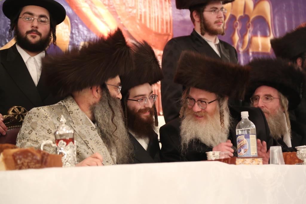 בורו פארק: אדמו"רים ורבנים בפארשפיל לבן האדמו"ר • גלריה