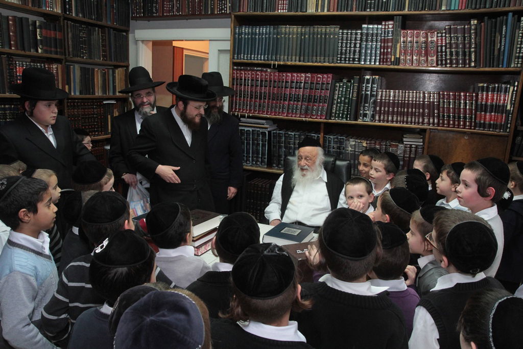 מבית שמש לבתי גדולי ישראל  בבני-ברק • תיעוד