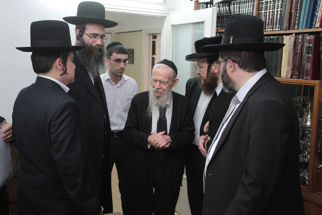 מבית שמש לבתי גדולי ישראל  בבני-ברק • תיעוד