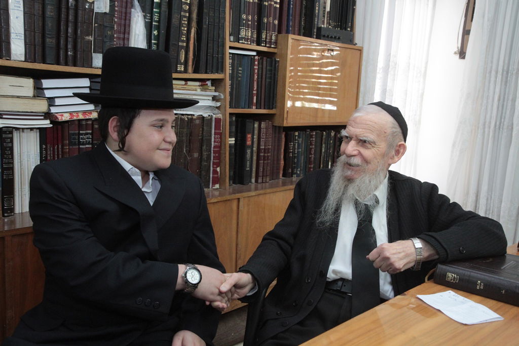 מבית שמש לבתי גדולי ישראל  בבני-ברק • תיעוד