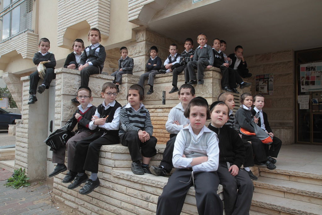 מבית שמש לבתי גדולי ישראל  בבני-ברק • תיעוד