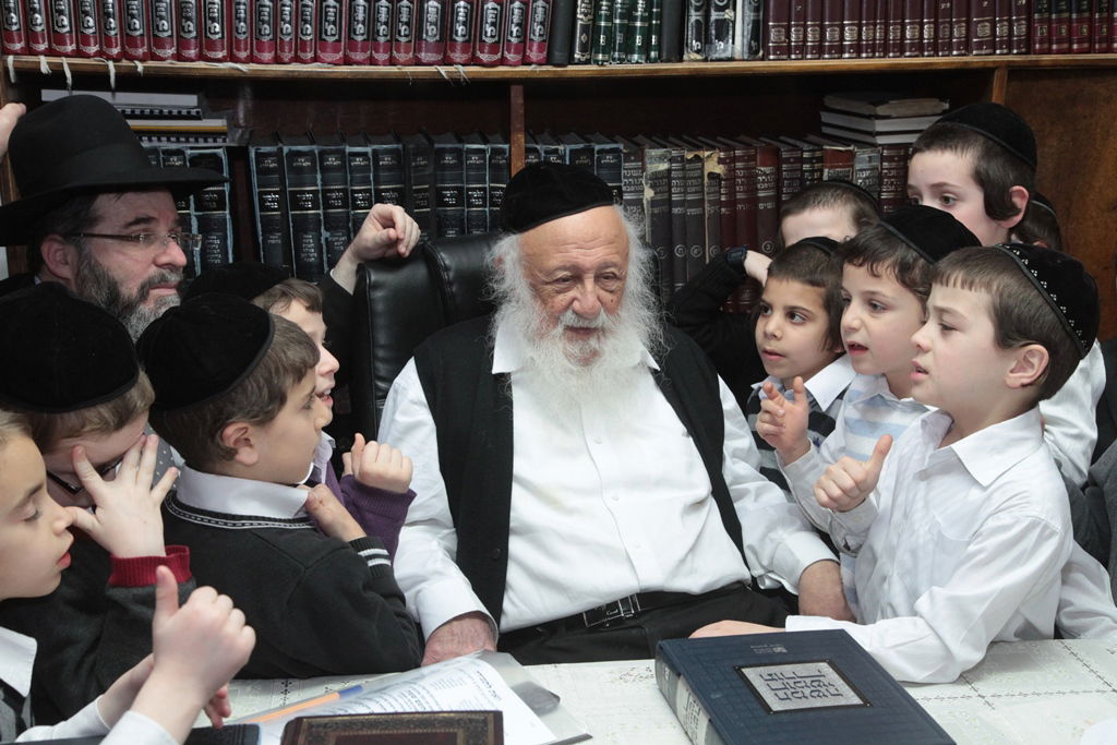 מבית שמש לבתי גדולי ישראל  בבני-ברק • תיעוד