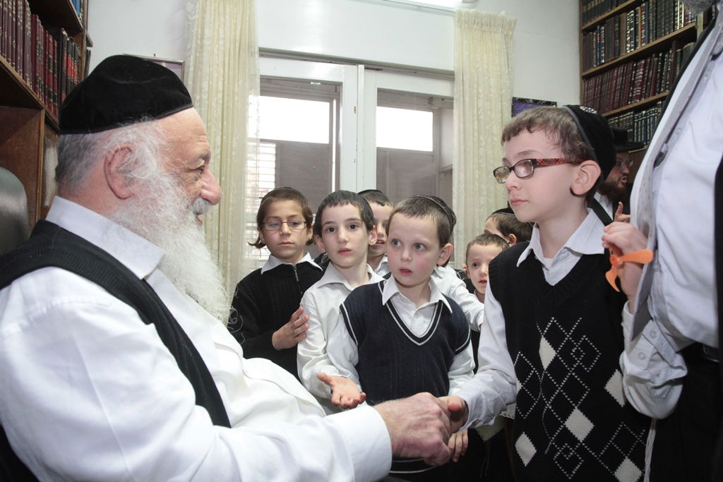 מבית שמש לבתי גדולי ישראל  בבני-ברק • תיעוד