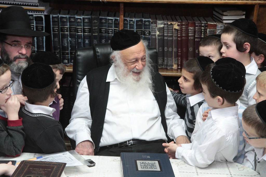 מבית שמש לבתי גדולי ישראל  בבני-ברק • תיעוד