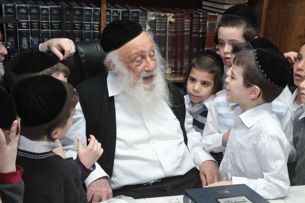 מבית שמש לבתי גדולי ישראל  בבני-ברק • תיעוד