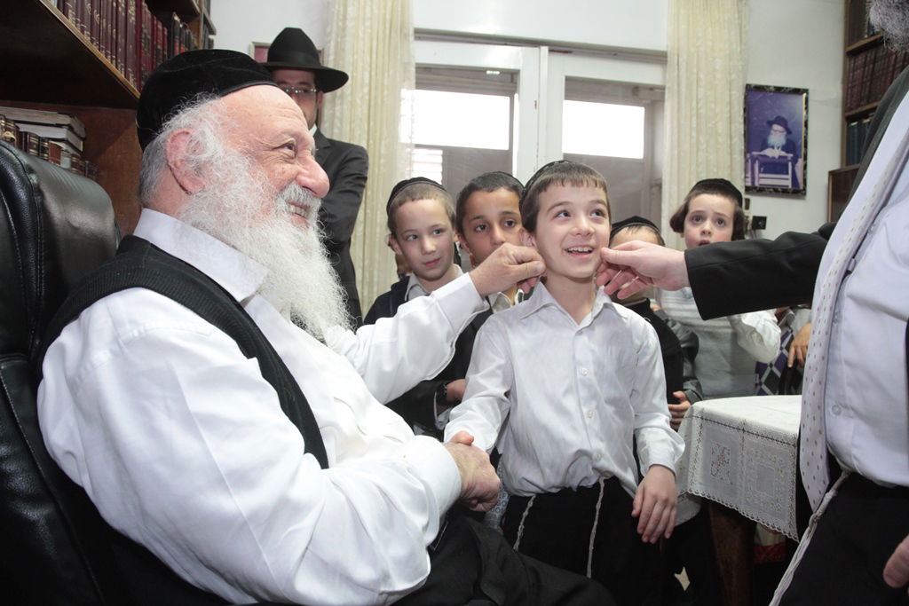 מבית שמש לבתי גדולי ישראל  בבני-ברק • תיעוד