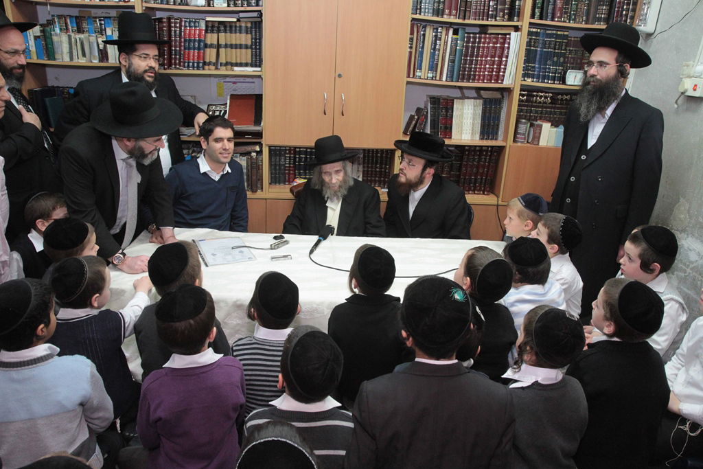 מבית שמש לבתי גדולי ישראל  בבני-ברק • תיעוד