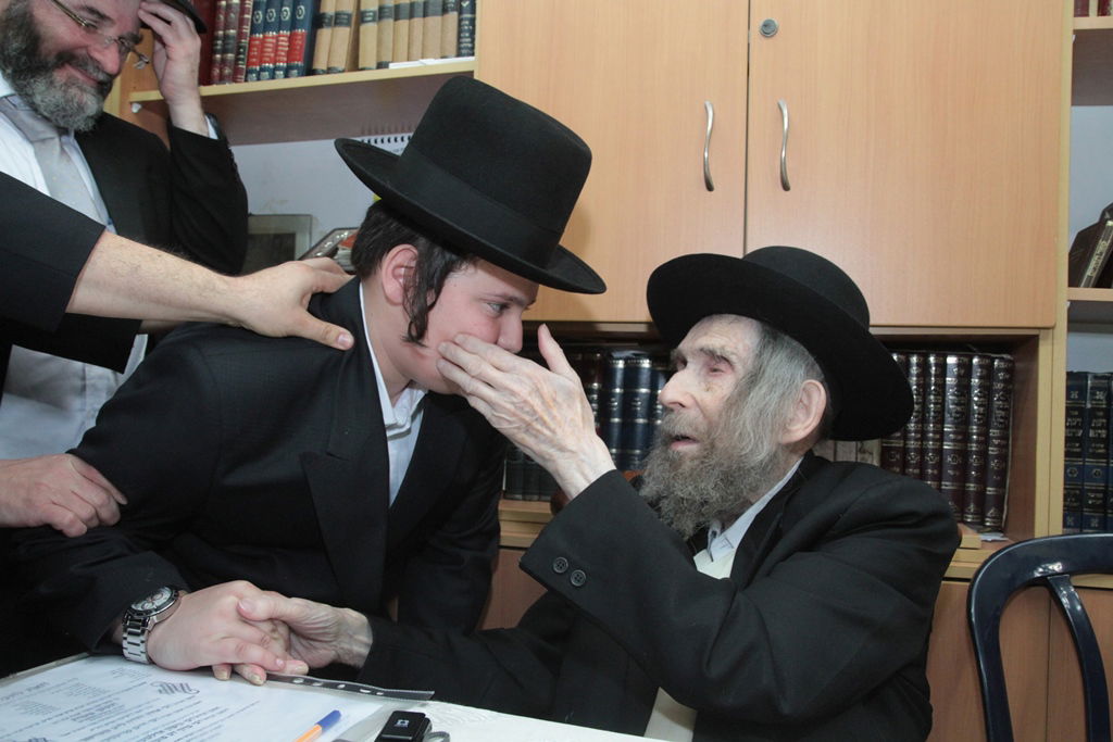 מבית שמש לבתי גדולי ישראל  בבני-ברק • תיעוד