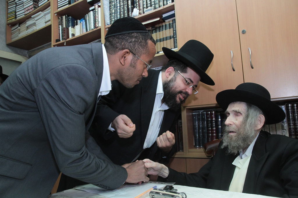 מבית שמש לבתי גדולי ישראל  בבני-ברק • תיעוד