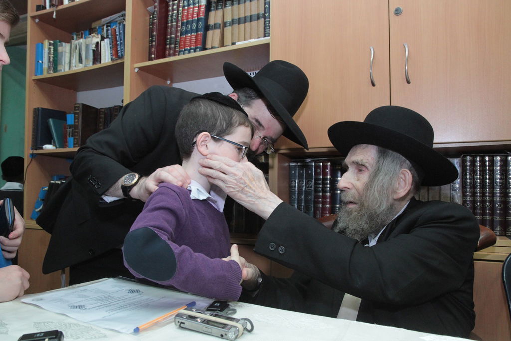 מבית שמש לבתי גדולי ישראל  בבני-ברק • תיעוד