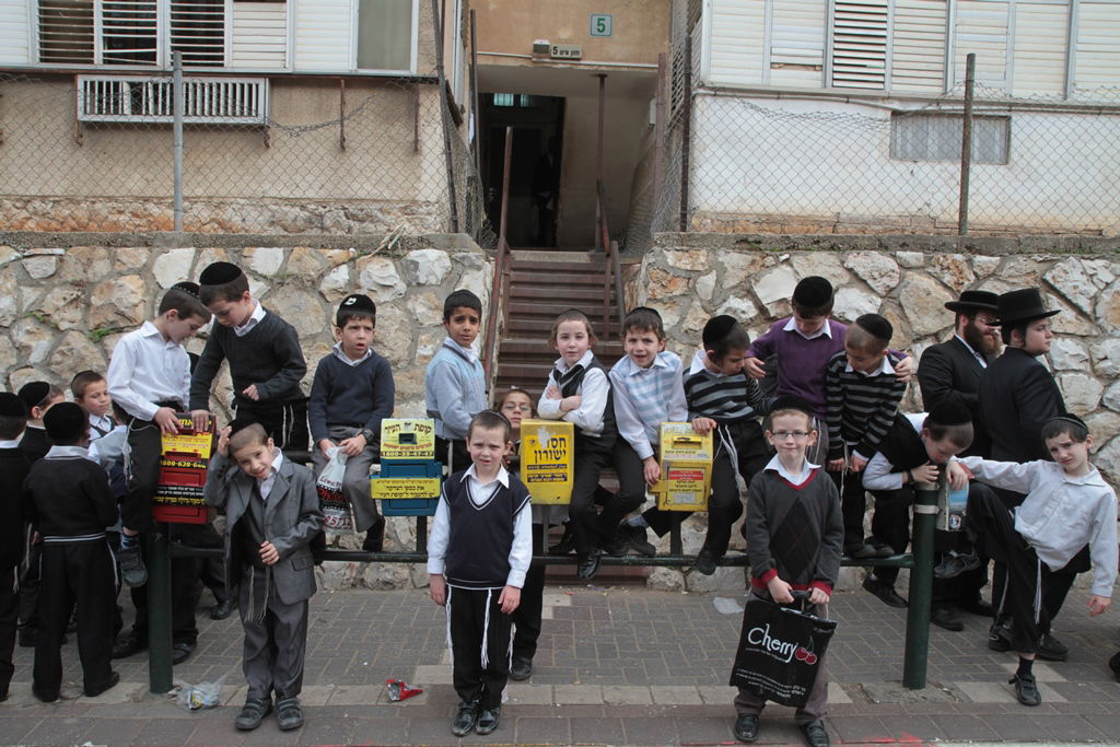 מבית שמש לבתי גדולי ישראל  בבני-ברק • תיעוד