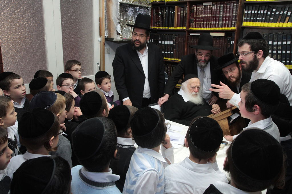 מבית שמש לבתי גדולי ישראל  בבני-ברק • תיעוד