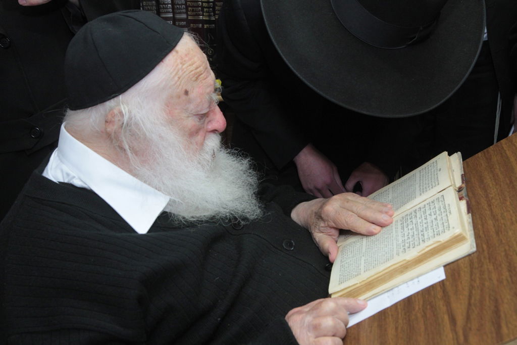 מבית שמש לבתי גדולי ישראל  בבני-ברק • תיעוד