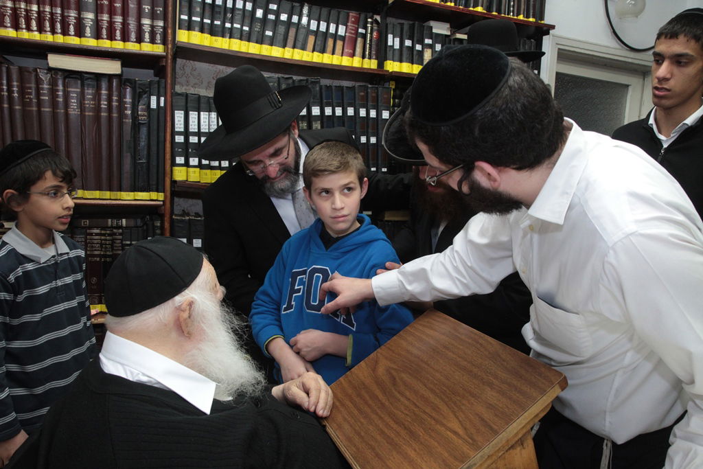 מבית שמש לבתי גדולי ישראל  בבני-ברק • תיעוד