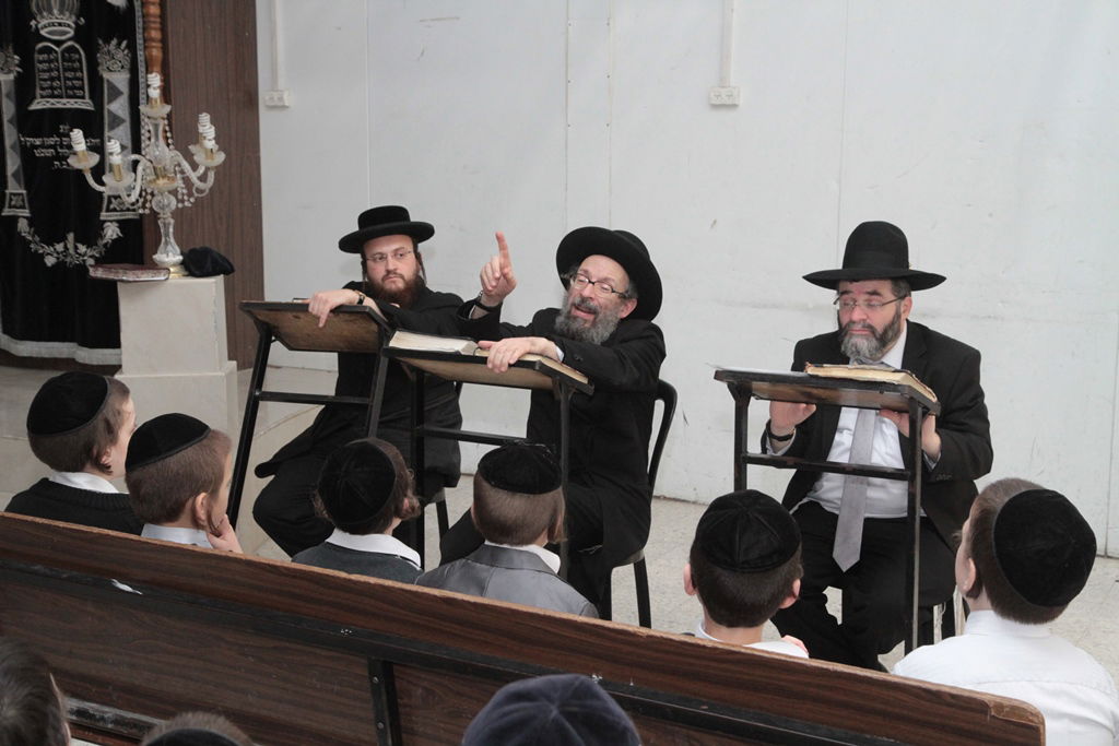 מבית שמש לבתי גדולי ישראל  בבני-ברק • תיעוד