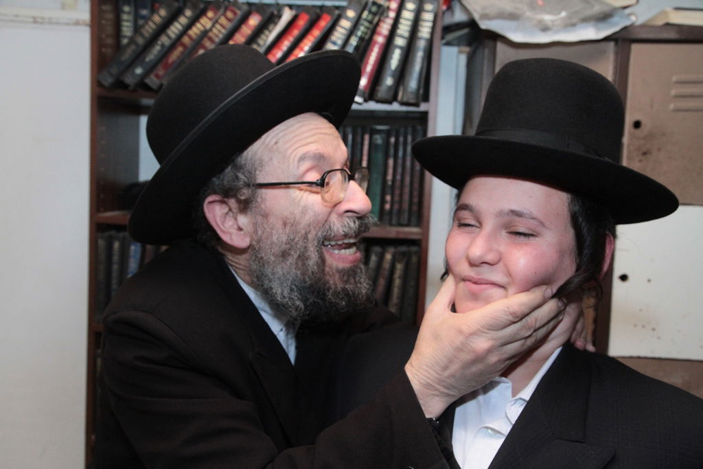 מבית שמש לבתי גדולי ישראל  בבני-ברק • תיעוד