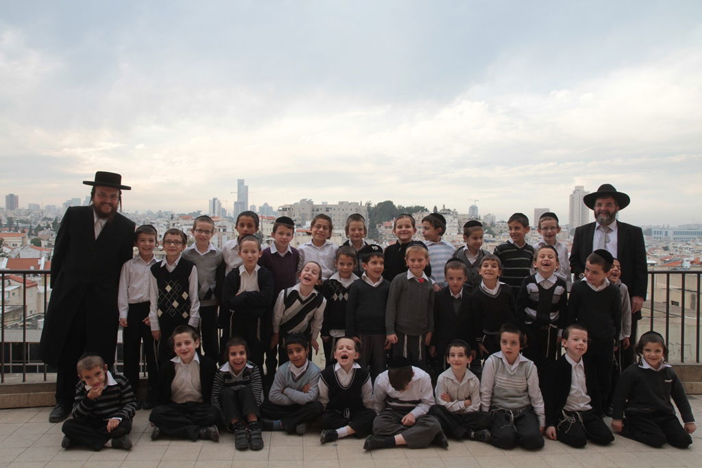 מבית שמש לבתי גדולי ישראל  בבני-ברק • תיעוד