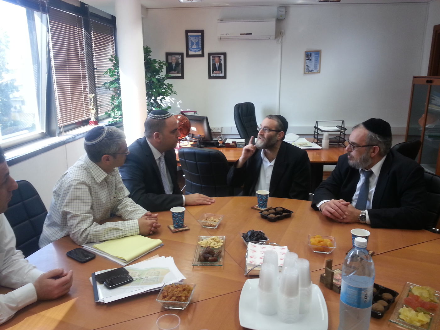 אחיסמך: גפני ואשר נפגשו עם רביבו