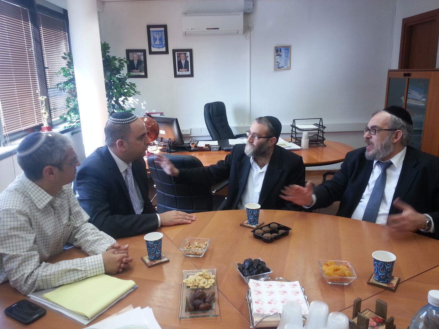 אחיסמך: גפני ואשר נפגשו עם רביבו