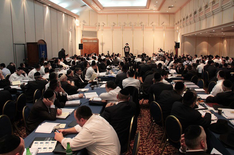 הגאב"ד קרא לישראלים: "תלמדו מהבעל'בתים של אמריקה"