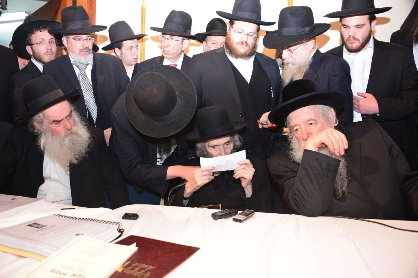 הגראי"ל שטיינמן: "ללא תורה הבריאה תגיע למצב של חורבן"