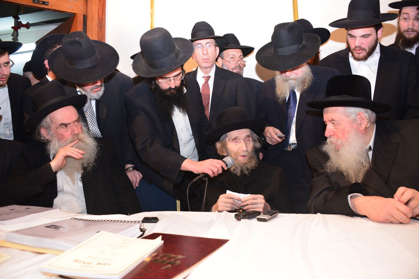 הגראי"ל שטיינמן: "ללא תורה הבריאה תגיע למצב של חורבן"