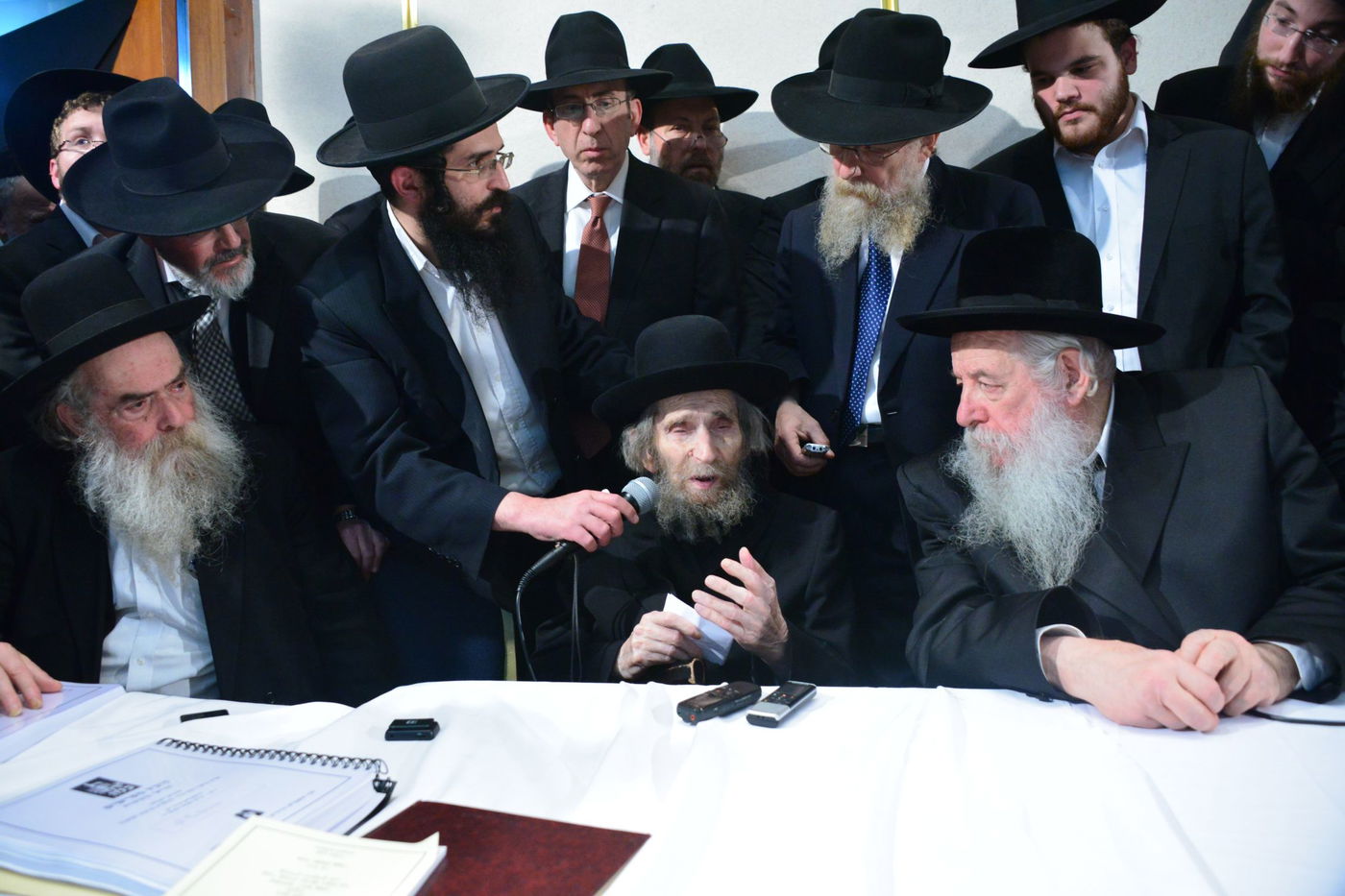 הגראי"ל שטיינמן: "ללא תורה הבריאה תגיע למצב של חורבן"