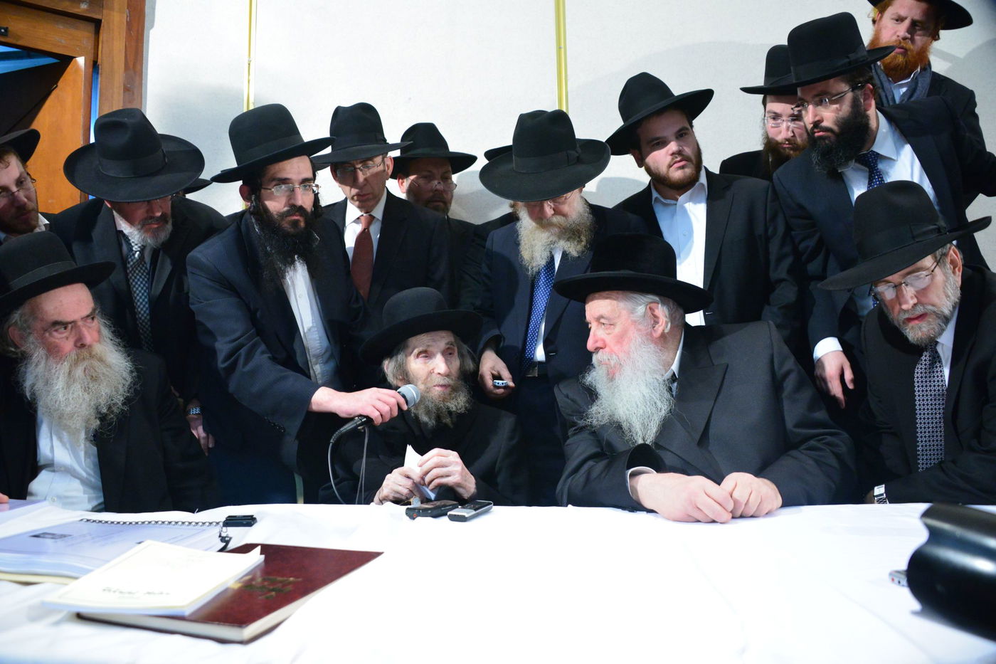 הגראי"ל שטיינמן: "ללא תורה הבריאה תגיע למצב של חורבן"