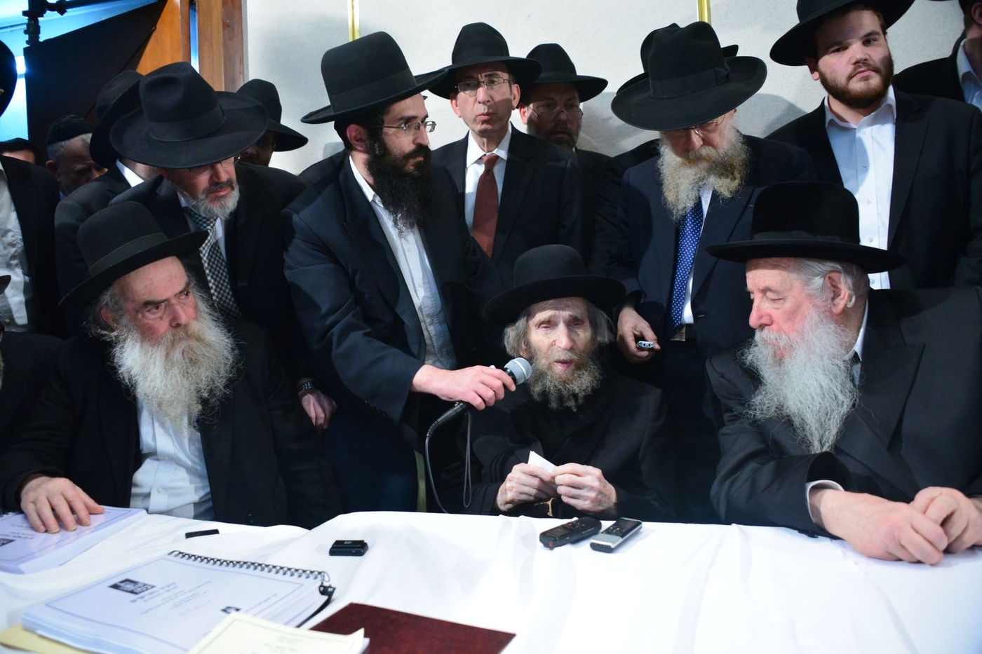 הגראי"ל שטיינמן: "ללא תורה הבריאה תגיע למצב של חורבן"