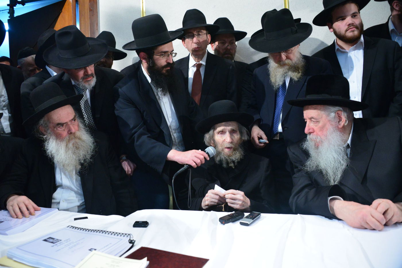 הגראי"ל שטיינמן: "ללא תורה הבריאה תגיע למצב של חורבן"