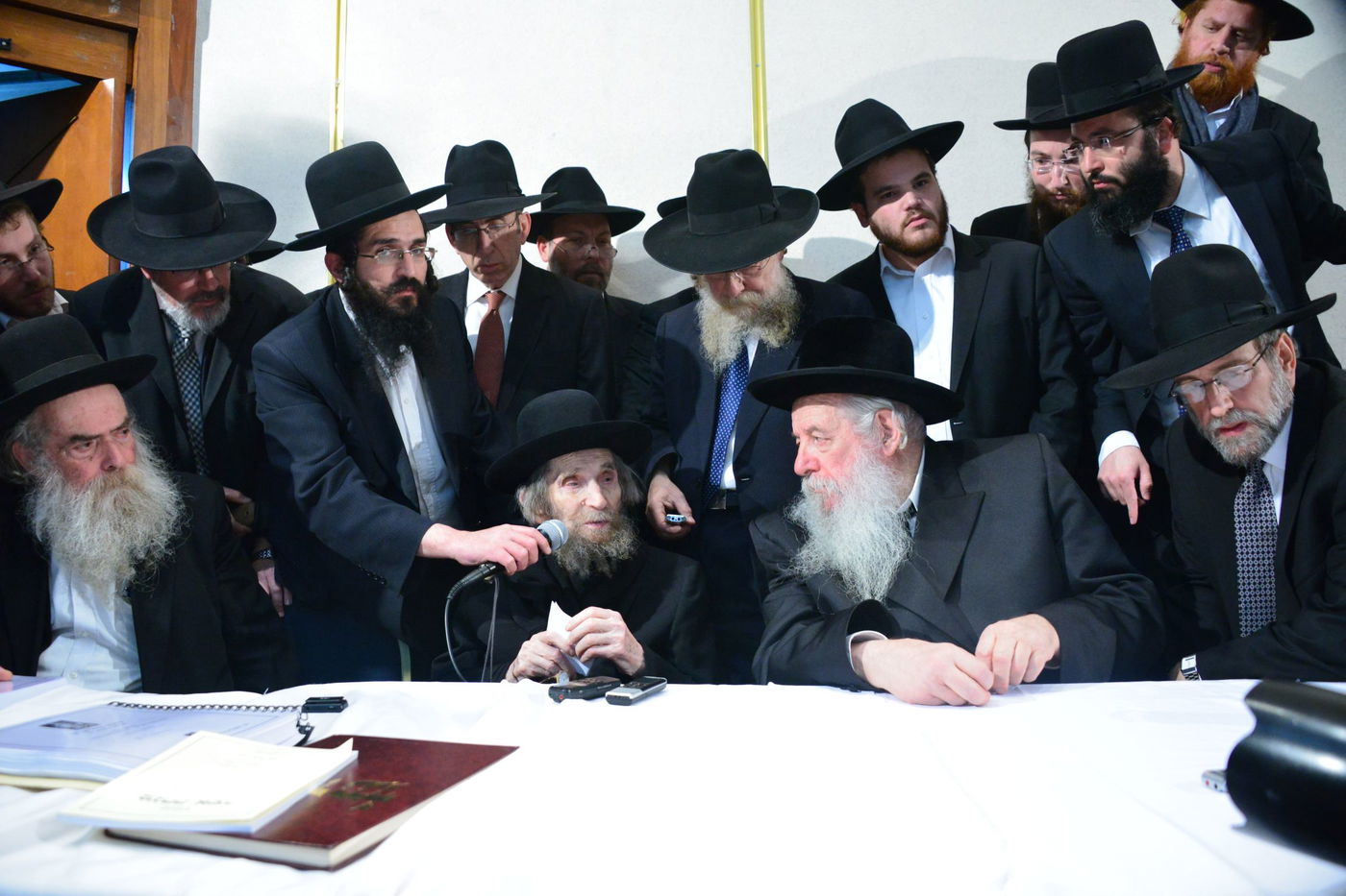 הגראי"ל שטיינמן: "ללא תורה הבריאה תגיע למצב של חורבן"