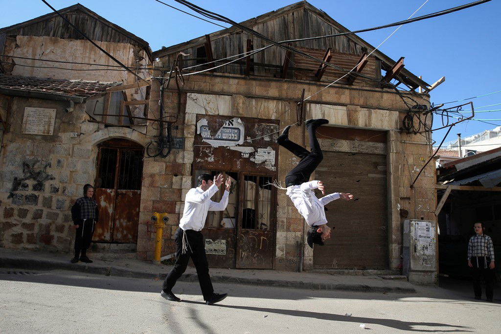 תמונות: אומנות לחימה ברזילאית בסמטאות ירושלים
