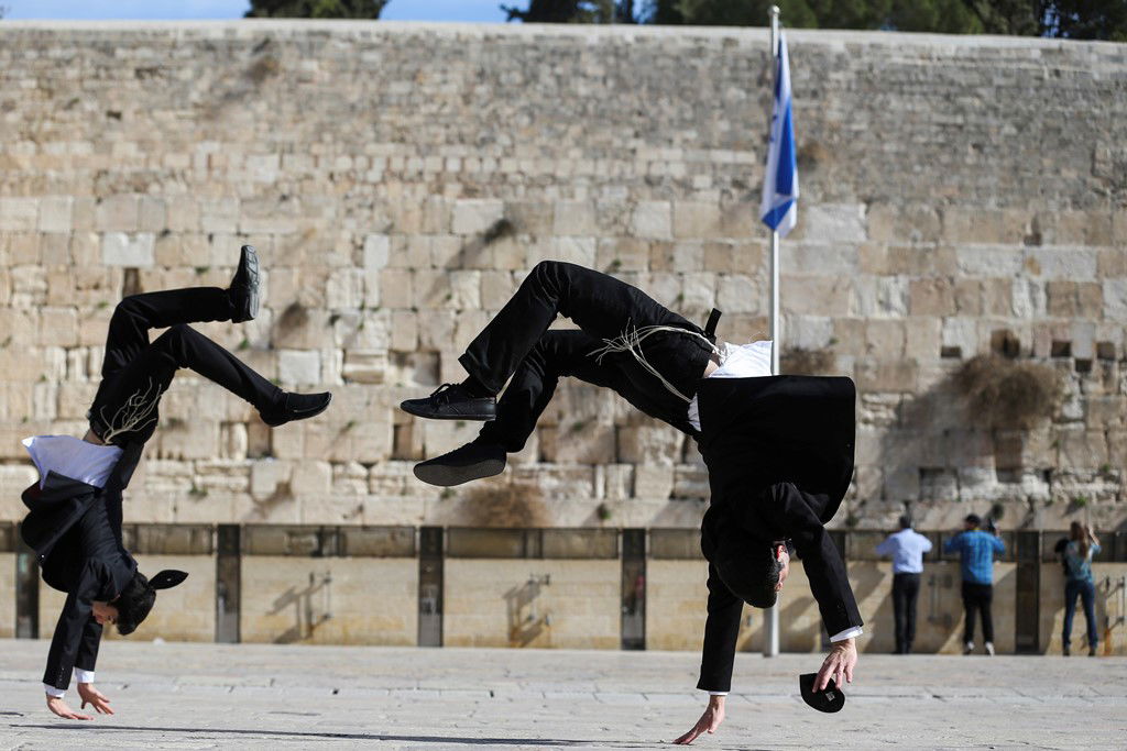 תמונות: אומנות לחימה ברזילאית בסמטאות ירושלים